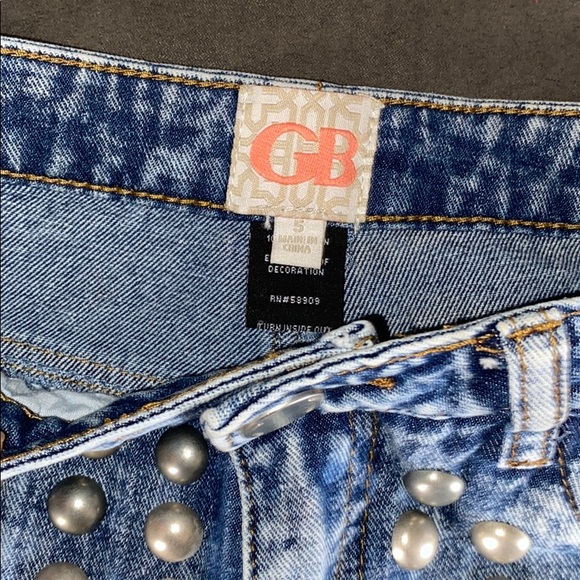 Distressed Denim Shorts - Picture 3 of 5